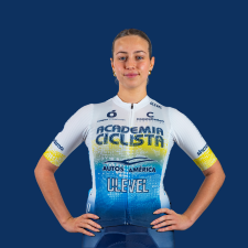 Nayra García ciclista equipo racing 2025