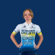 Clara Torres ciclista equipo Racing 2025